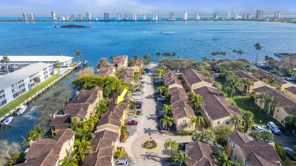 1135 Lake Shore DR #206, Lake Park, FL 33403