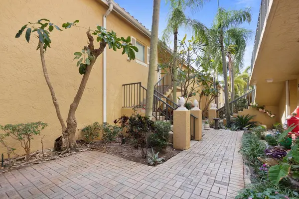 1135 Lake Shore DR #206, Lake Park, FL 33403