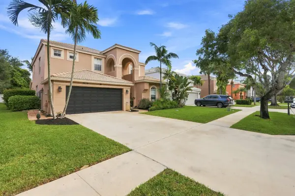 2478 WESTMONT LN, Royal Palm Beach, FL 33411