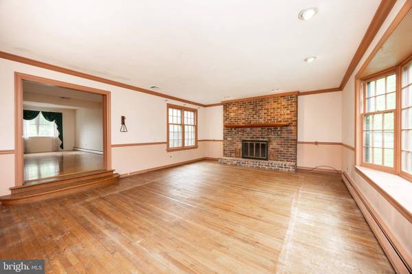 1022 MAYKUT AVE, Collegeville, PA 19426