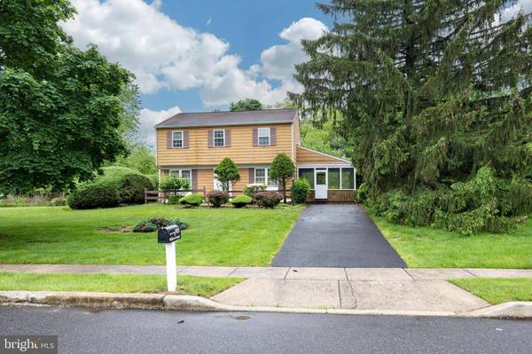 1022 MAYKUT AVE, Collegeville, PA 19426