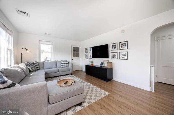 1049 MOWERE RD, Phoenixville, PA 19460