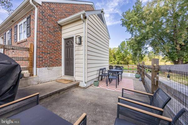 1049 MOWERE RD, Phoenixville, PA 19460