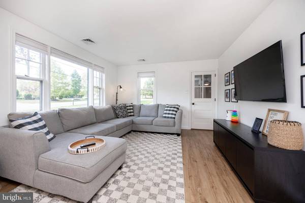 1049 MOWERE RD, Phoenixville, PA 19460