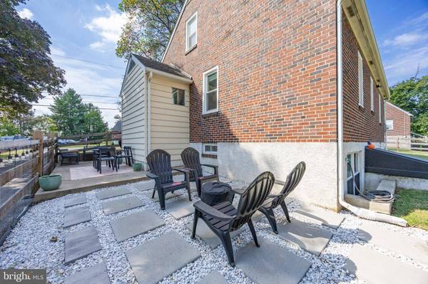 1049 MOWERE RD, Phoenixville, PA 19460