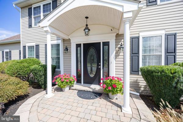 16 LONG MEADOW RD, Royersford, PA 19468