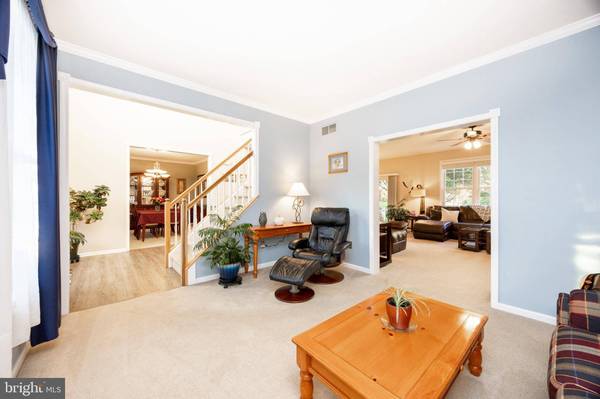 16 LONG MEADOW RD, Royersford, PA 19468