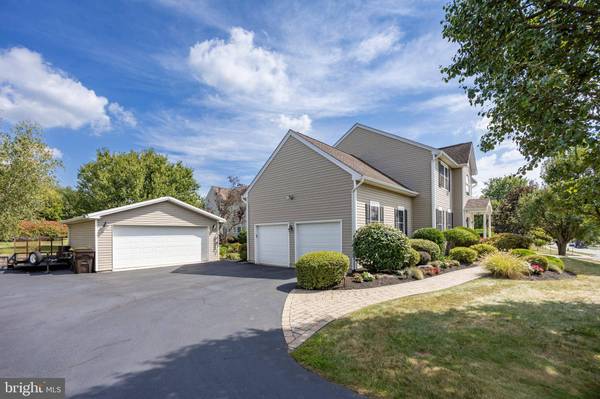 16 LONG MEADOW RD, Royersford, PA 19468