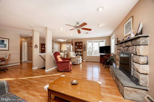 24 ACOMA LN, Collegeville, PA 19426