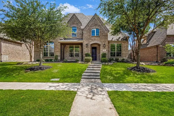 901 Clear Water Drive N