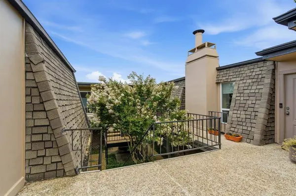 4112 Bowser Avenue #205, Dallas, TX 75219