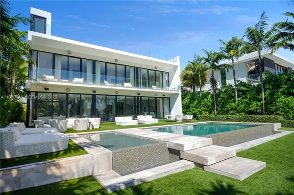 5501 Pine Tree Dr, Miami Beach, FL 33140