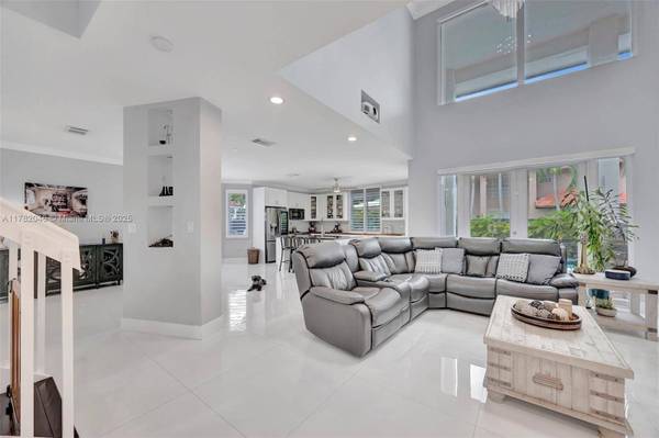 9663 SW 158th Ct, Miami, FL 33196