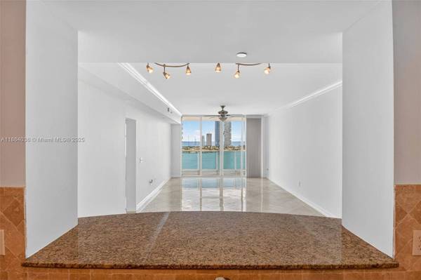 3330 NE 190th St #1611, Aventura, FL 33180