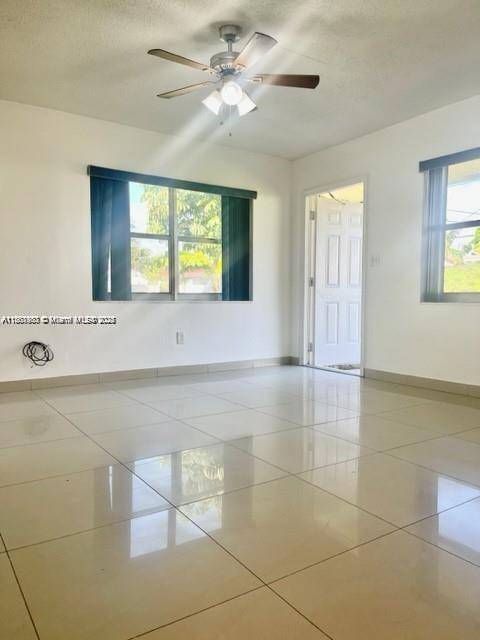 310 SW 10th Ter, Hallandale Beach, FL 33009