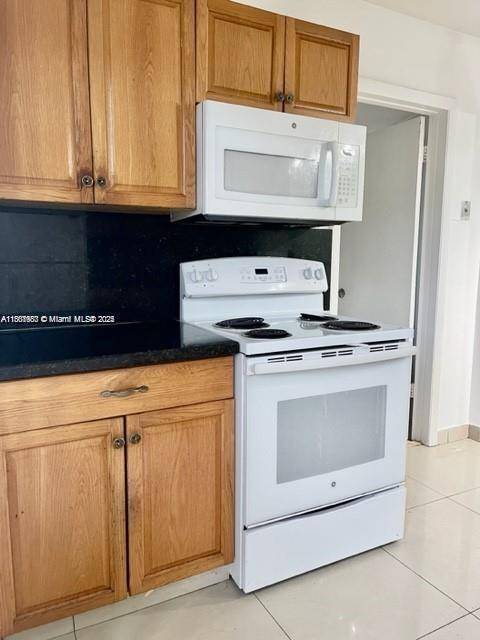 310 SW 10th Ter, Hallandale Beach, FL 33009