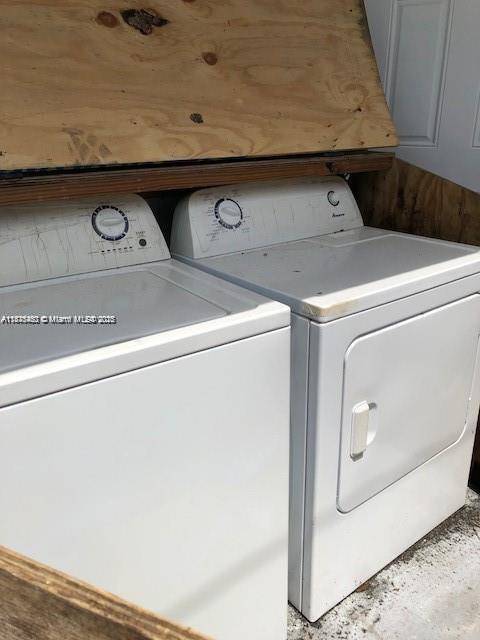 904 SW 7th Ter #1-2, Hallandale Beach, FL 33009