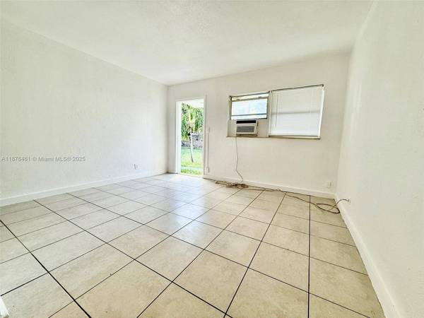 715 SW 10th St #2, Dania Beach, FL 33004
