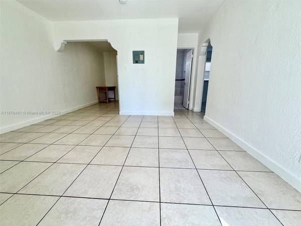 715 SW 10th St #2, Dania Beach, FL 33004