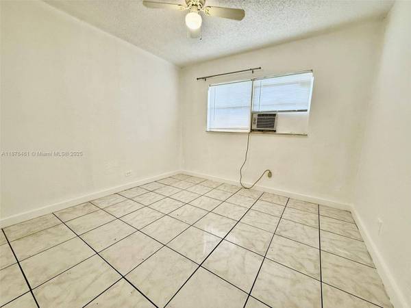 715 SW 10th St #2, Dania Beach, FL 33004