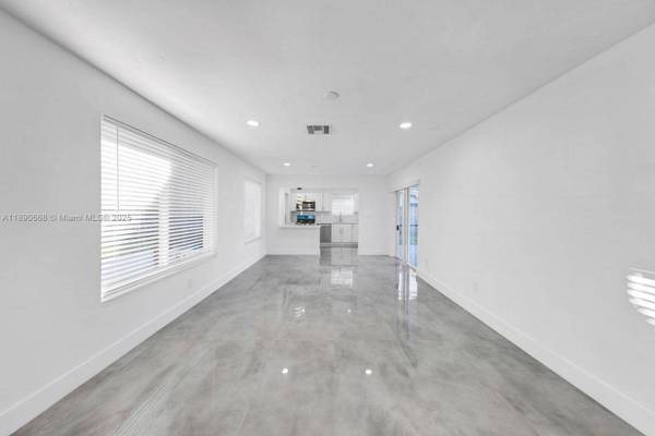 3210 N 72nd Way, Hollywood, FL 33024