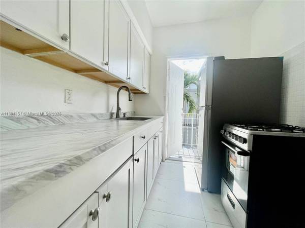 780 81st St #9, Miami Beach, FL 33141