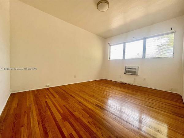 780 81st St #9, Miami Beach, FL 33141