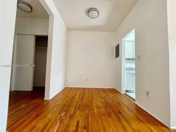 780 81st St #9, Miami Beach, FL 33141