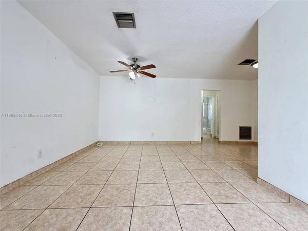 206 SE 9th Ct #3, Hallandale Beach, FL 33009