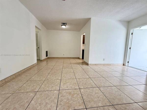 206 SE 9th Ct #3, Hallandale Beach, FL 33009