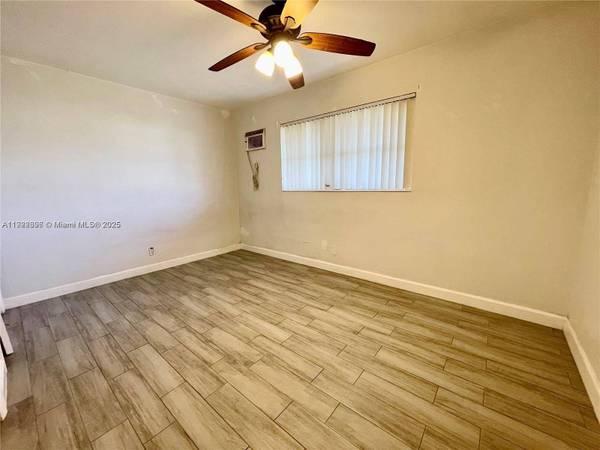 213 SW 10th St #0, Hallandale Beach, FL 33009