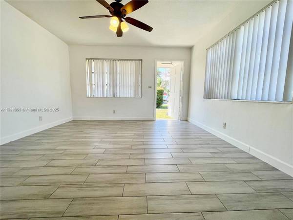 213 SW 10th St #0, Hallandale Beach, FL 33009