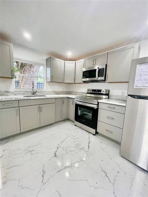 18500 NE 1st Ct #2, Miami, FL 33179