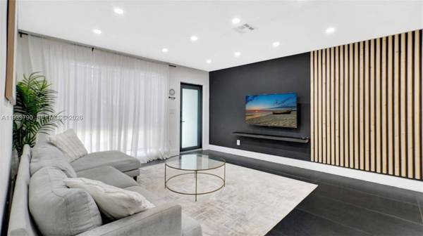 603 N 32nd Ave, Hollywood, FL 33021