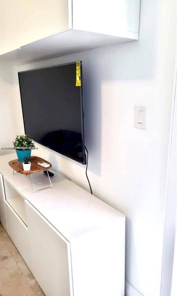 712 SW 5th Ct #3, Hallandale Beach, FL 33009