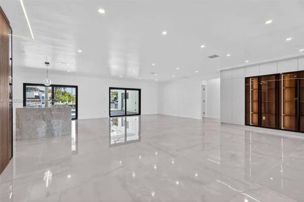 607 Layne Blvd, Hallandale Beach, FL 33009