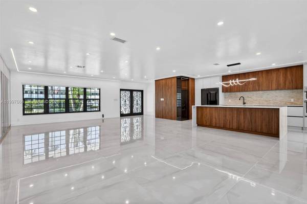 607 Layne Blvd, Hallandale Beach, FL 33009