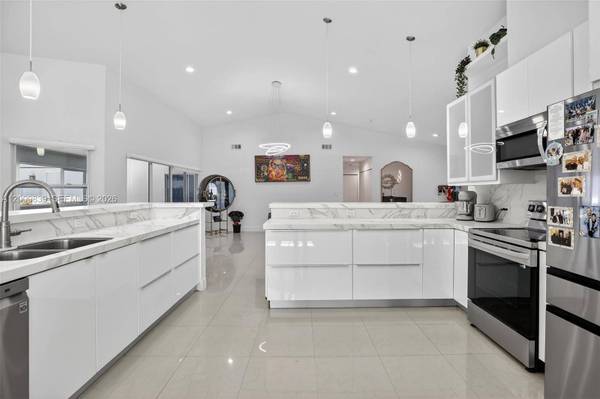 3540 N Park Rd, Hollywood, FL 33021