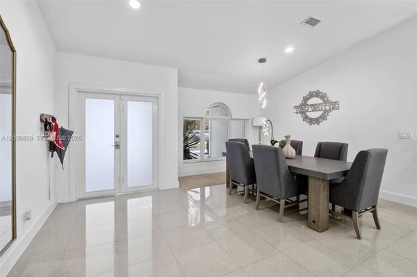 3540 N Park Rd, Hollywood, FL 33021