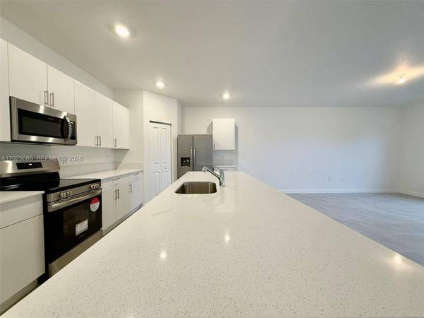2958 Park Pl #5838, Dania Beach, FL 33312