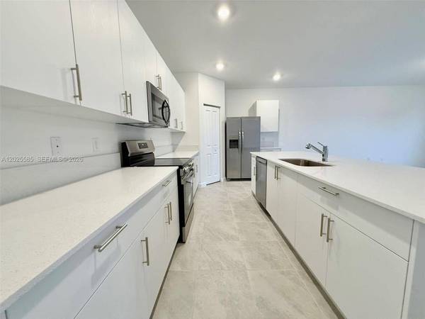 2958 Park Pl #5838, Dania Beach, FL 33312