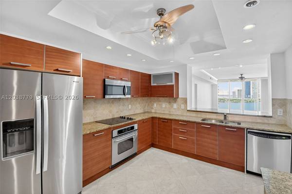 3330 NE 190th St #1611, Aventura, FL 33180