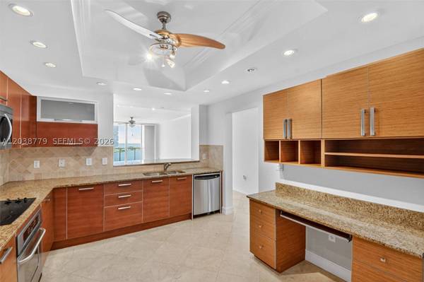 3330 NE 190th St #1611, Aventura, FL 33180