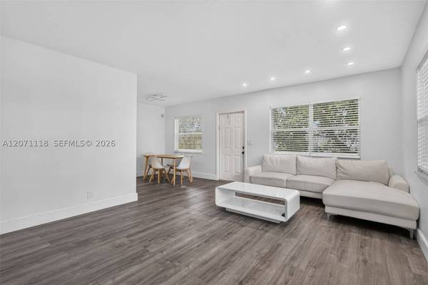 2100 Diana Dr #310, Hallandale Beach, FL 33009
