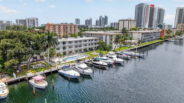 2100 Diana Dr #310
