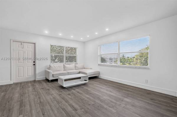 2100 Diana Dr #310, Hallandale Beach, FL 33009