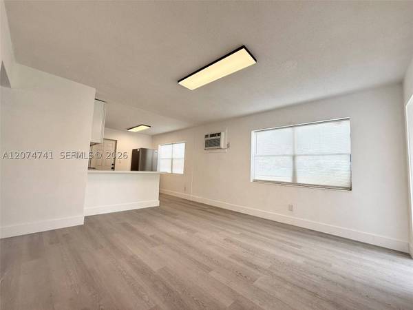 910 SW 2nd Ave #910, Hallandale Beach, FL 33009