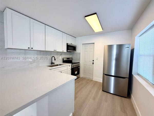 910 SW 2nd Ave #910, Hallandale Beach, FL 33009