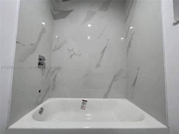 5800 NW 27th Ct #5800, Lauderhill, FL 33313