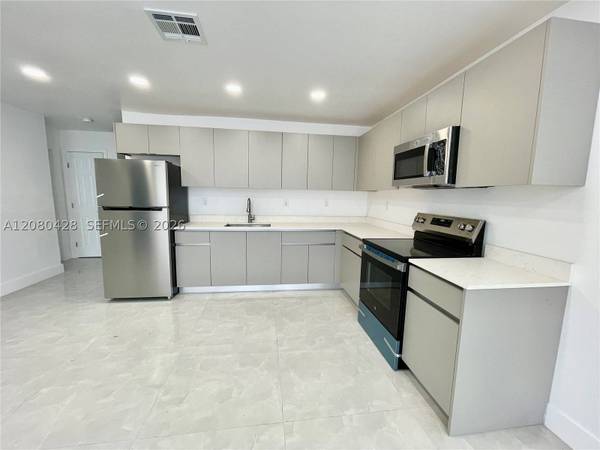 5800 NW 27th Ct #5800, Lauderhill, FL 33313